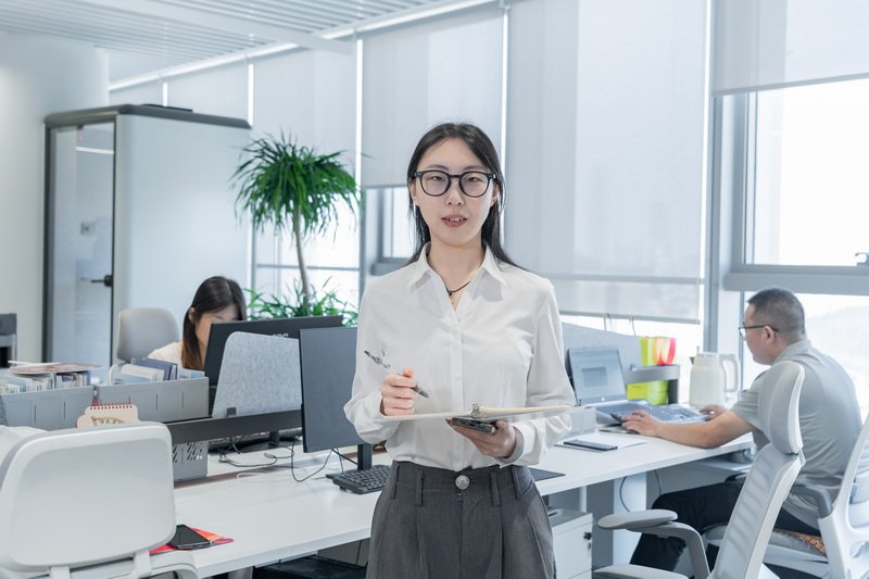 Landu Professional Sales Personnel