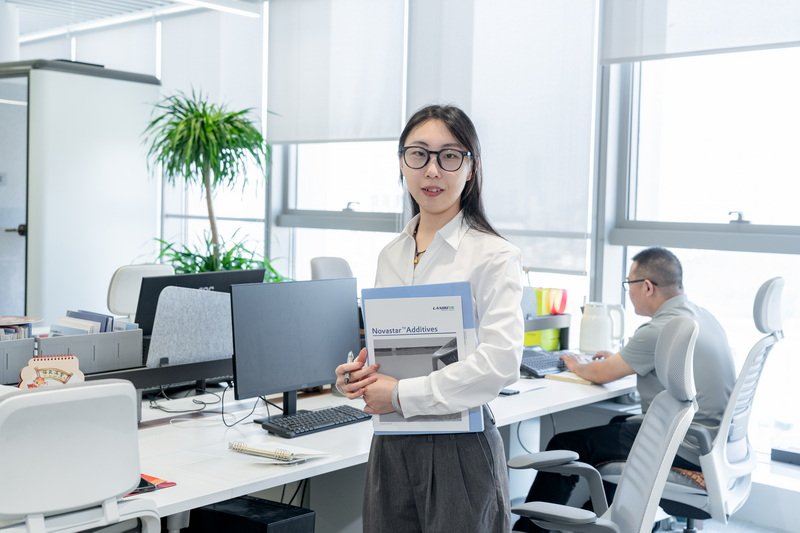 Landu Professional Sales Staff