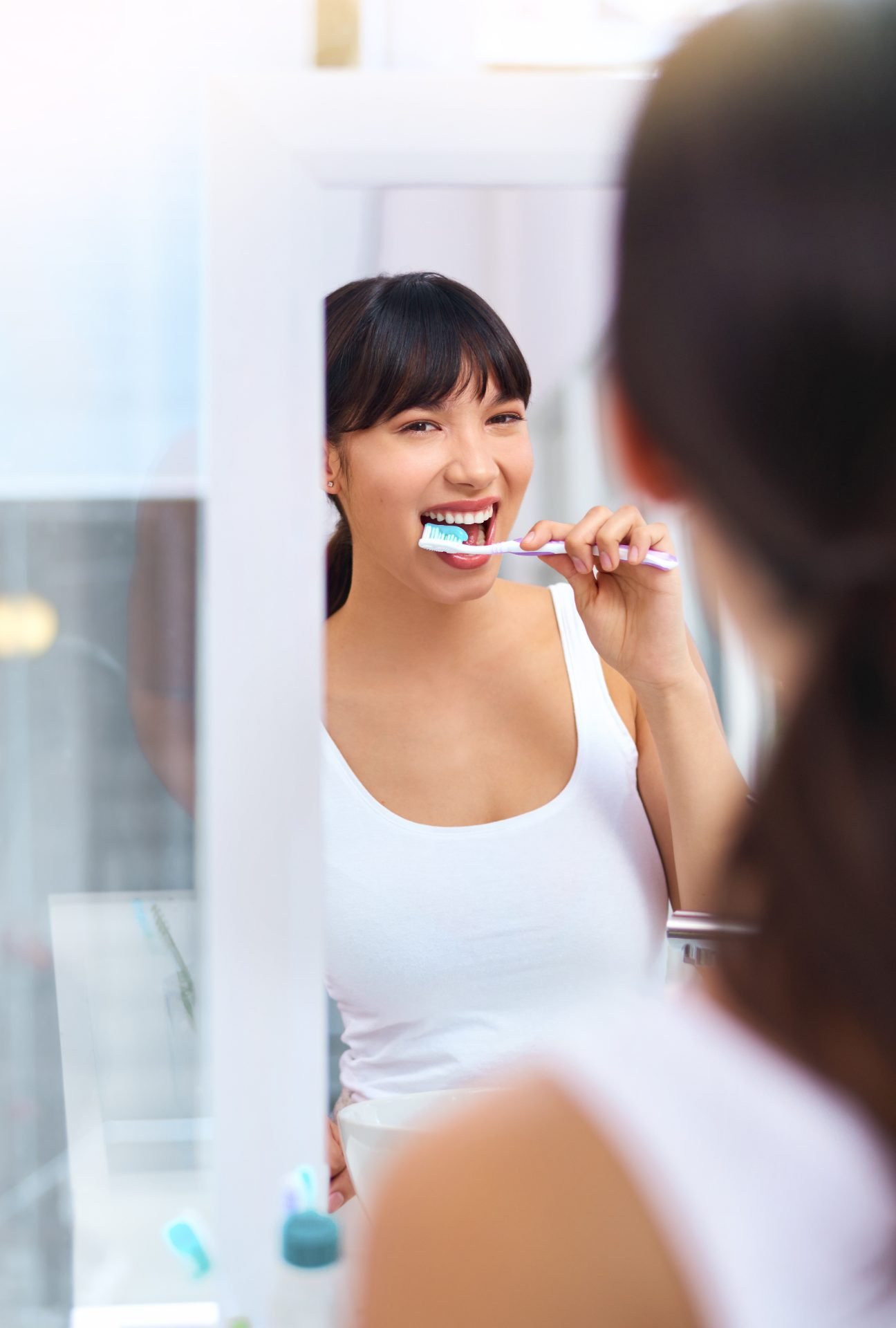 Redlemon Happy Young Woman Brushing Her Teeth 2026 01 09 10 07 19 Utc Compressed