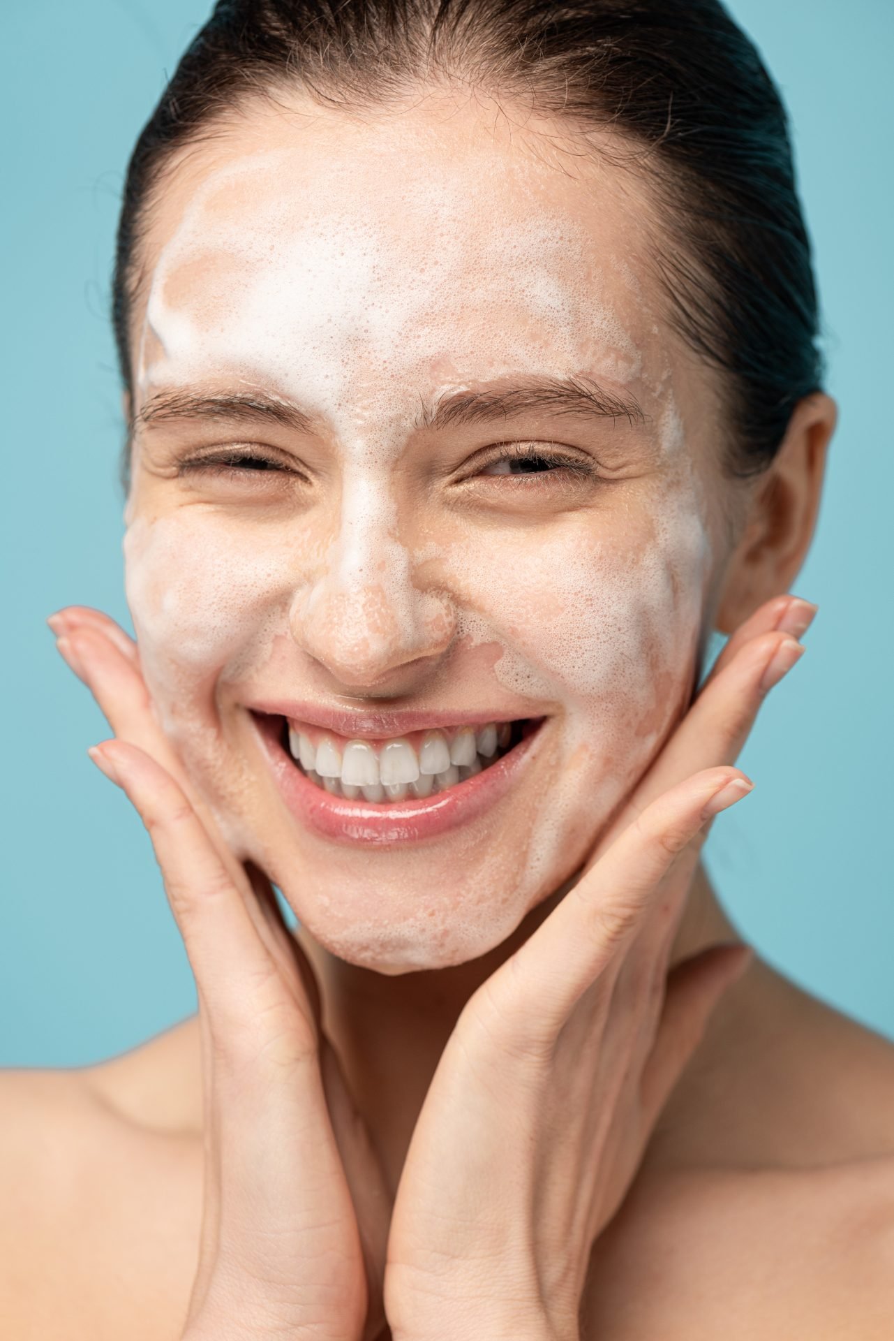 Redlemon Smiling Woman With Cleansing Foam On Her Face 2026 01 06 00 28 29 Utc Compressed