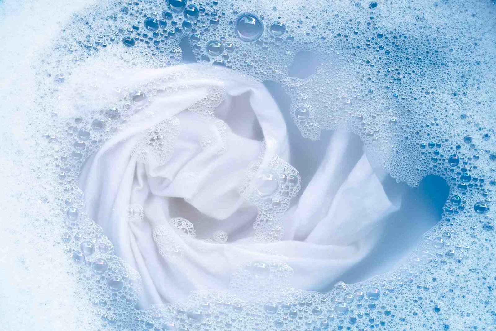 Redlemon Soapy Water And White Fabric Clean Close Up 2026 01 08 06 48 35 Utc Compressed