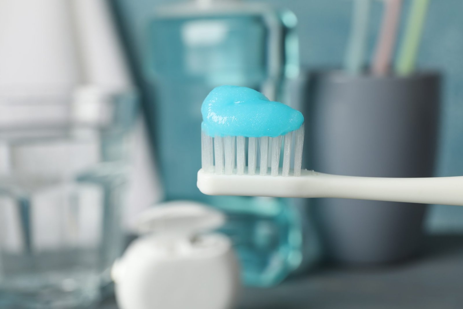 Redlemon Toothbrush With Toothpaste On Background With Dent 2026 01 09 07 28 55 Utc Compressed